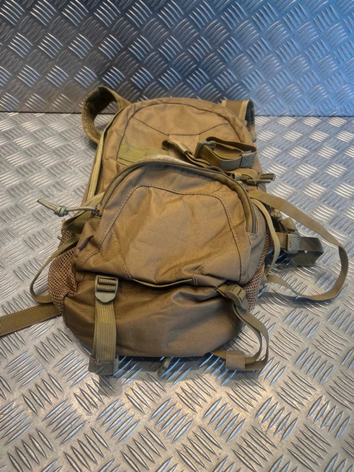 Sac a dos mfh rucksack combat daypack backpack 30373r coyote tan 30x50x25 cm 25l