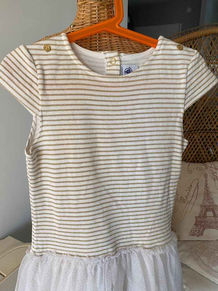 Robe Petit Bateau blanche et dorée à rayures avec jupe en tulle et paillettes taille 10 ans - photo numéro 3
