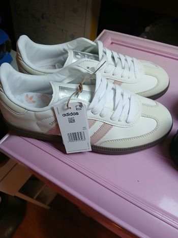 Paire de baskets Adidas T40 samba neuves Blanches/rose