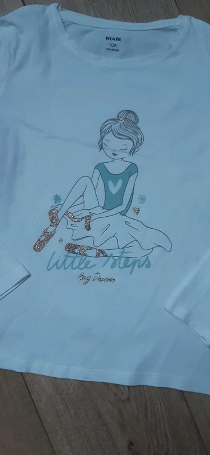 Tee-shirt ML kiabi blanc motif danseuse 10 ans en très bon état - photo numéro 2