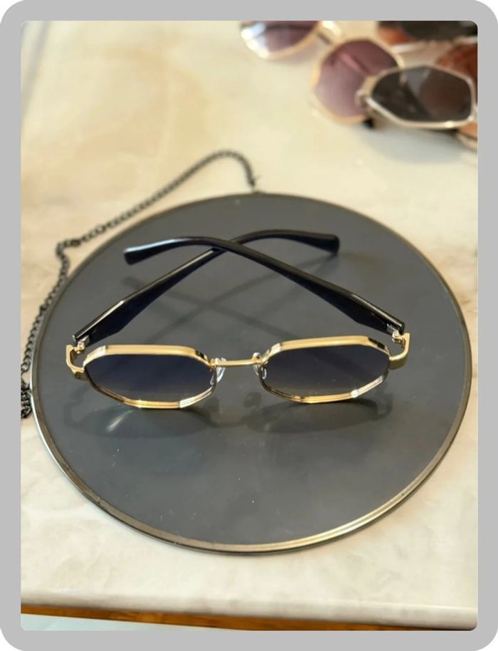 Lunette de soleil octogonale noire - photo numéro 3