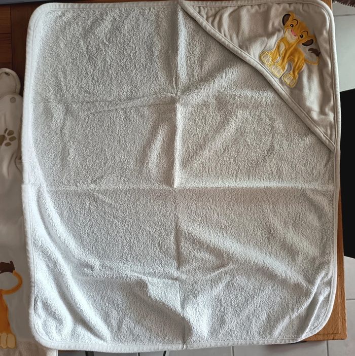 Lot gigoteuse + serviette de bain Disney - photo numéro 3