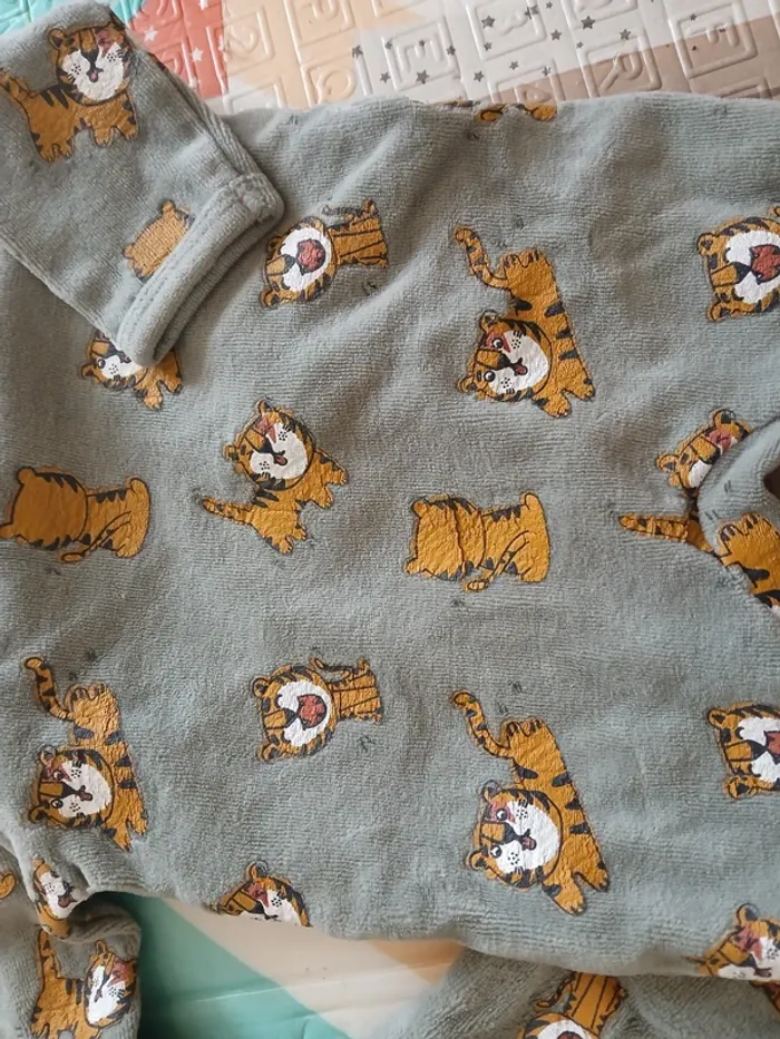 Pyjamas identiques - photo numéro 4