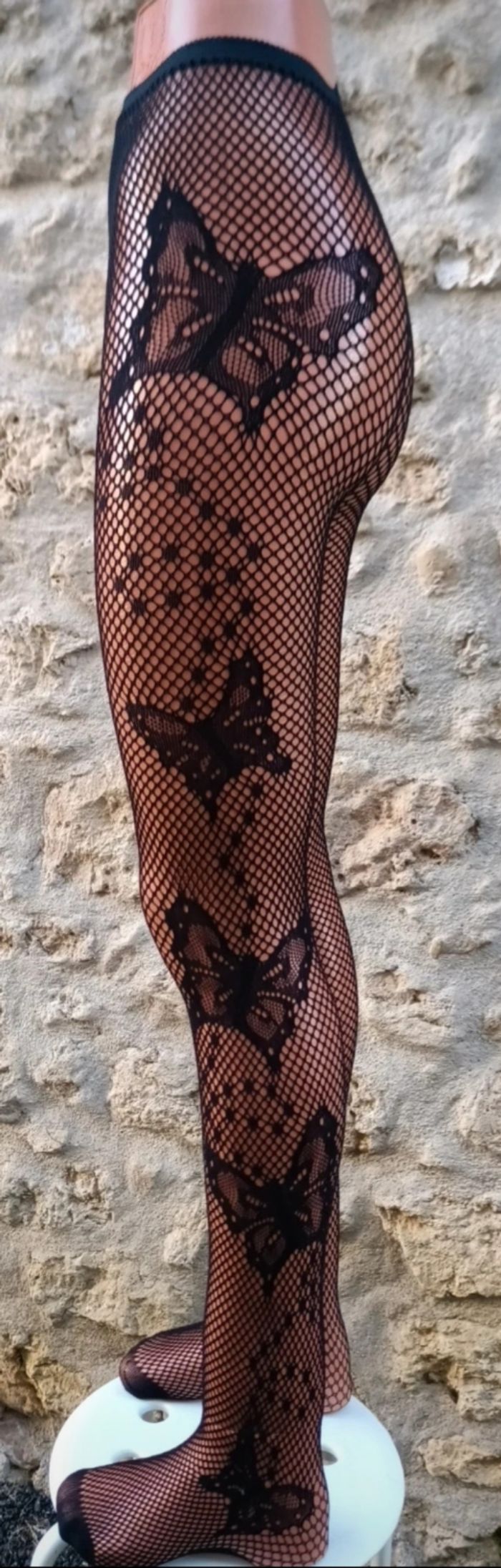 Collant résille motif fantaisie papillons virevoltants sur les côtés - photo numéro 4