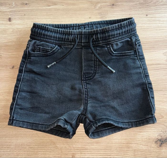 Short en jean noir
