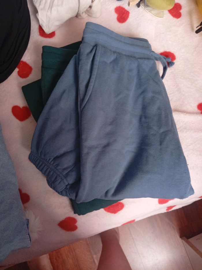 Lot 3 pantalons de survêtement femme taille M - photo numéro 2