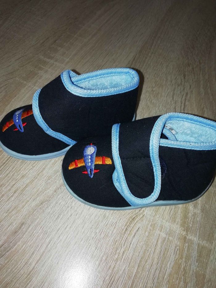 Chaussons taille 20 - photo numéro 2