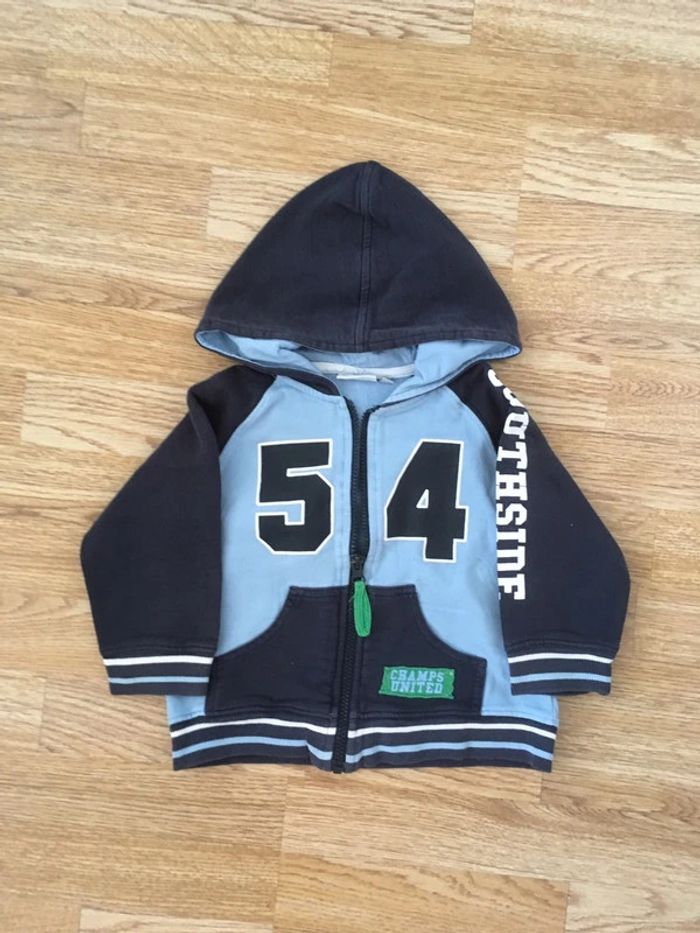 Sweat zippé à capuche