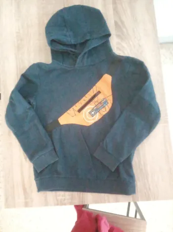 🌹pull a capuche 10 ans kiabi 🌹
