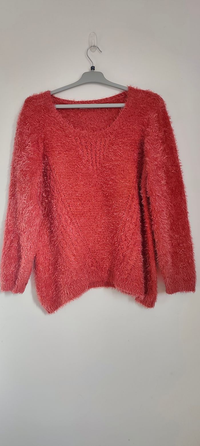 Pull Armand Thiery rouge taille taille 5 (équivalent XL) - photo numéro 1