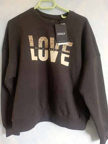 Pull neuf  "Love" taille L
