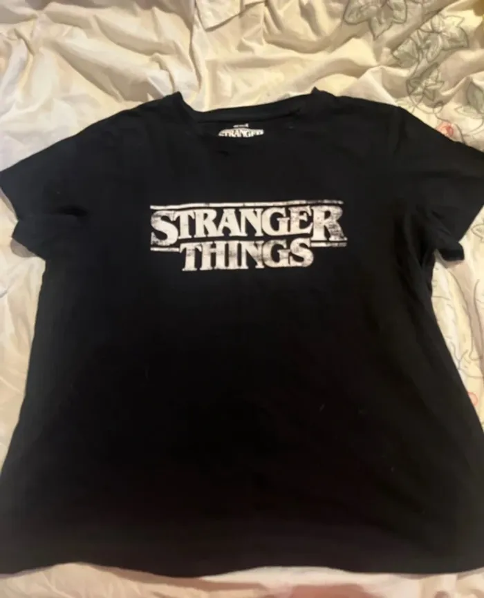 Lot de 2 tee-shirts strange things - photo numéro 2