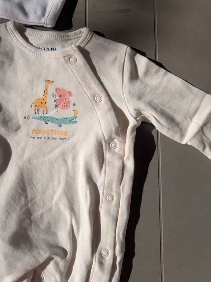 lot 3 pyjamas/ dors bien leger TBE - photo numéro 4
