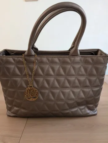 Sac fourre tout.