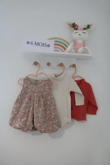 Ensemble bodies Petit bateau, robe Ma boutique plus et gilet Kitchoun 6 mois