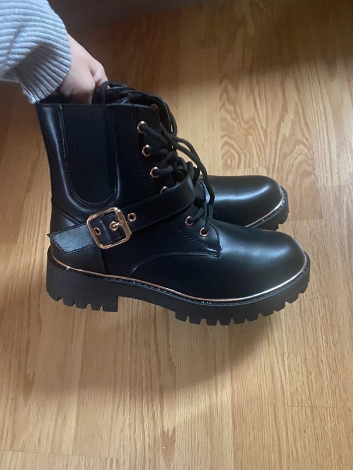 Bottes neuves - photo numéro 2