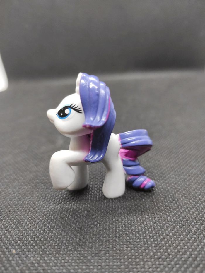My Little Pony G4 blind bag wave 1 rarity #04 #20445 2010 #geektradeponeyg4 - photo numéro 2