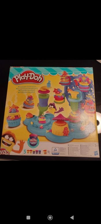Play Doh Le carrousel des gâteaux