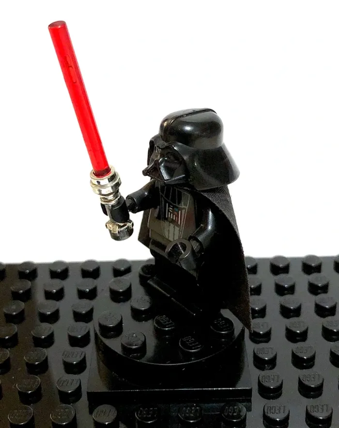 LEGO Star Wars episode V - Darth Vader, light gray head - photo numéro 4