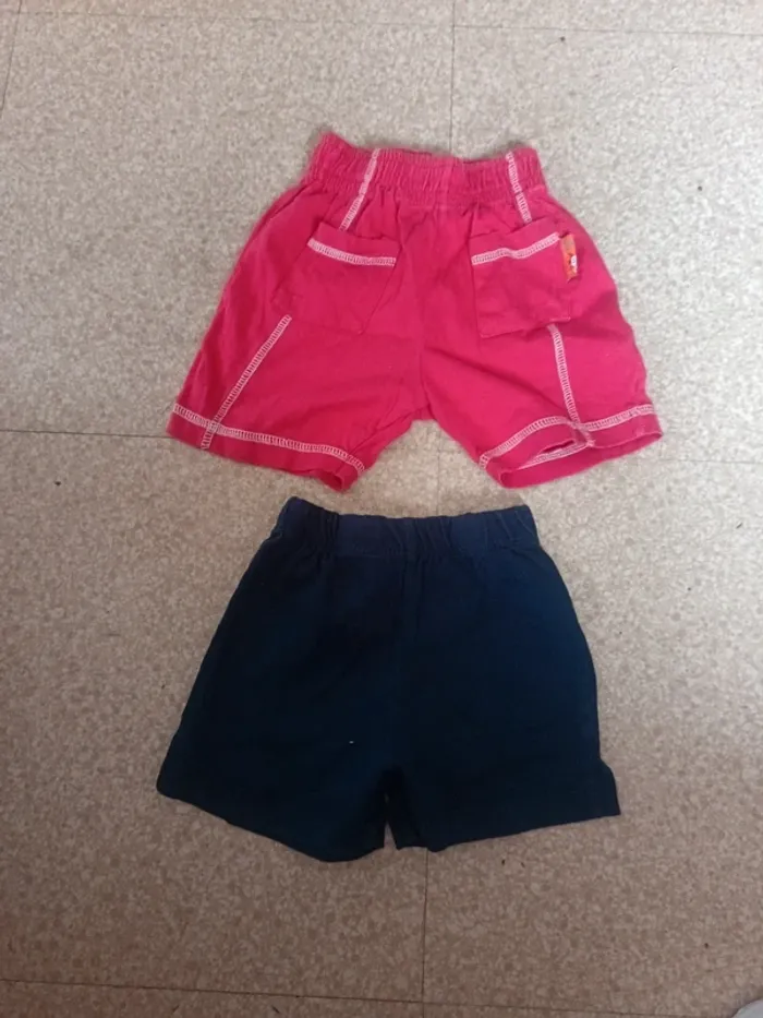 Le lot de deux shorts 6 mois