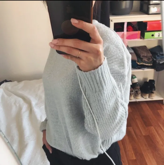 Pull col ras de cou rond gris - photo numéro 4