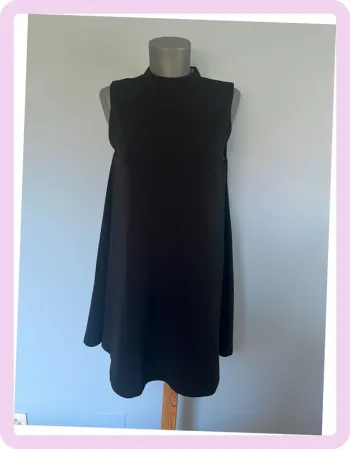 Robe noire sans manches Molly Bracken taille unique