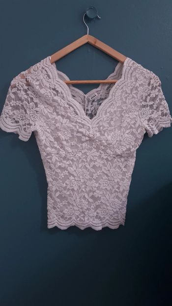 Haut en dentelle blanc