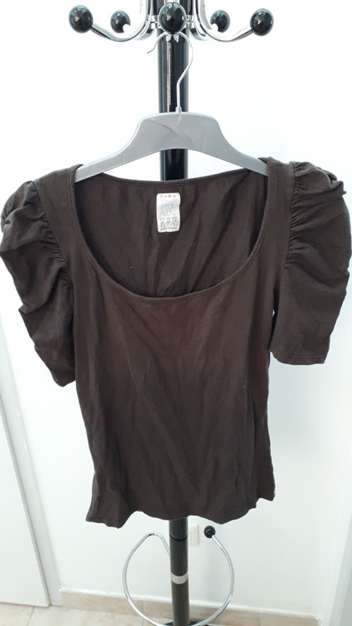 T shirt marron avec fronce aux épaules taille M
