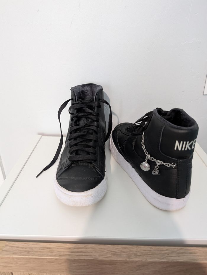 Nike blazer mid '77 lucky charm t38