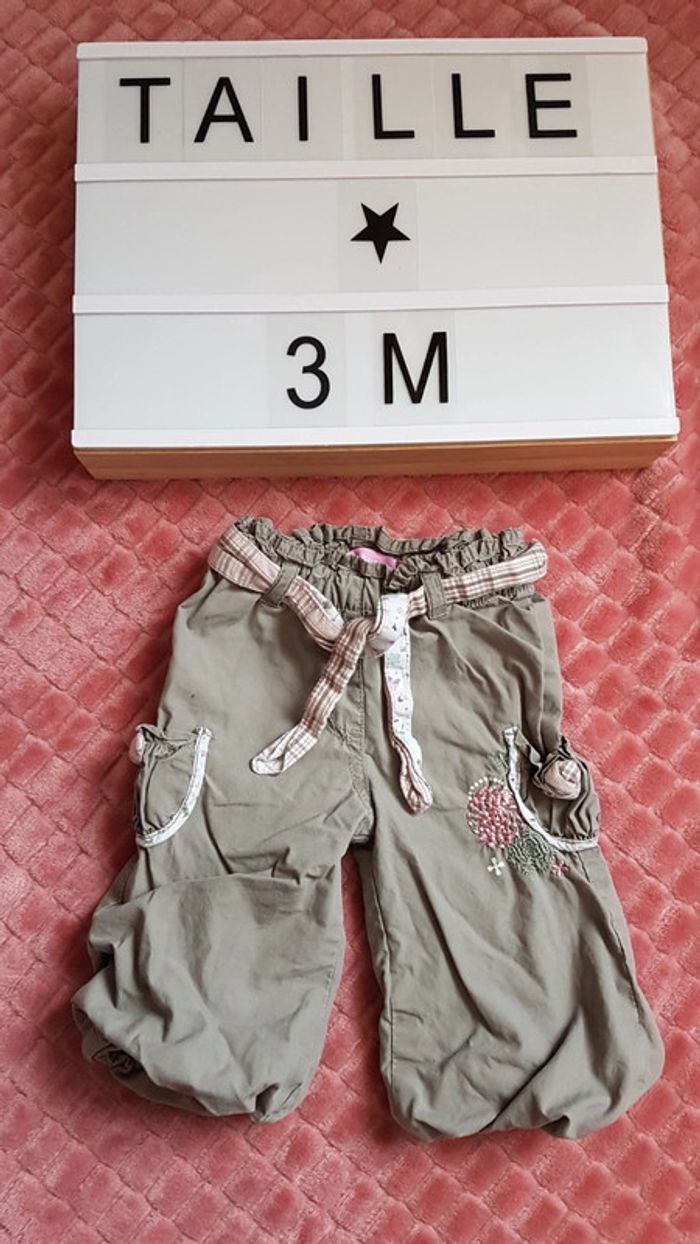 Pantalon kaki taille 3 mois