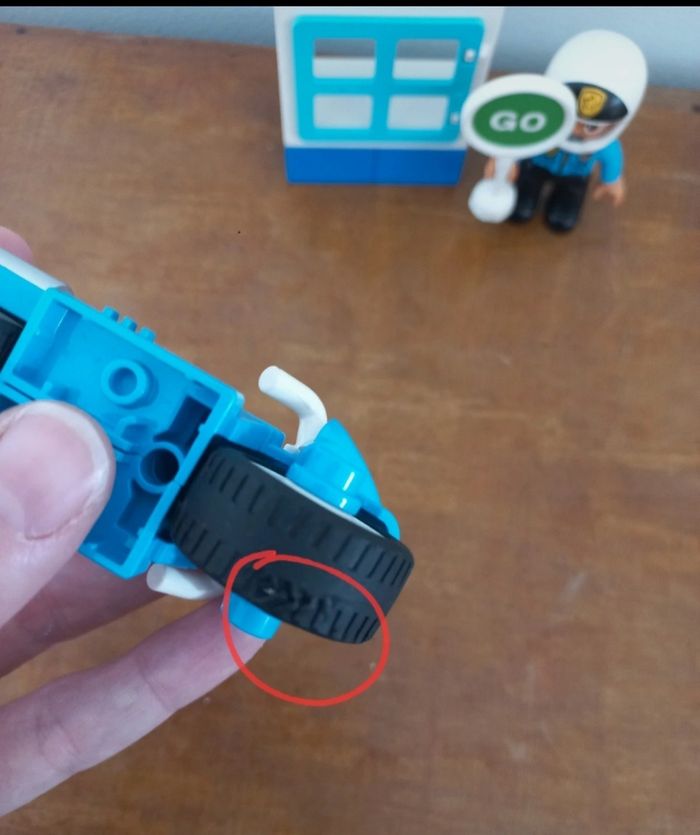 Moto de police Lego Duplo - photo numéro 4