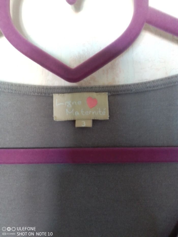 Haut/t-shirt taille 3. - photo numéro 2