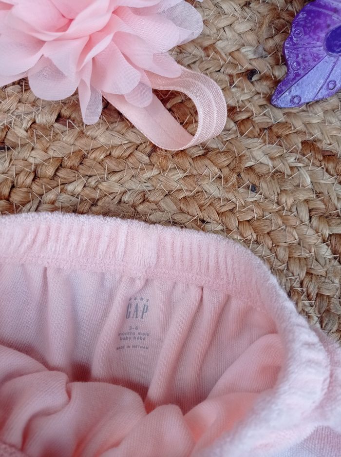 BabyGap short 3-6 mois - photo numéro 2