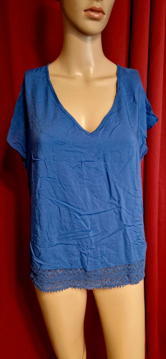 Haut léger manche courte taille 40