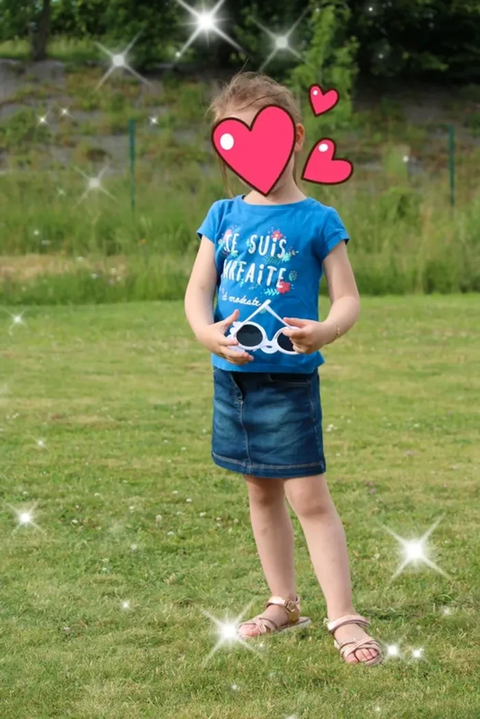 Lot de 2 t-shirts+ une jupe taille 5 ans. - photo numéro 18