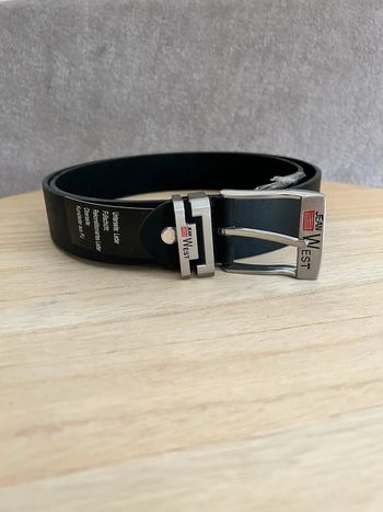 Ceinture en cuir noir taille 105 cm