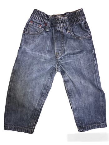 Jean#levi’s#taille 12 mois#pressions