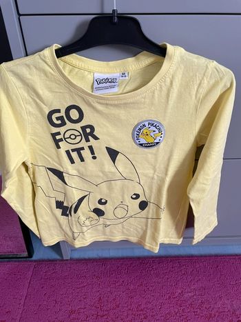 T-shirt manches longues Pokémon Pikachu
