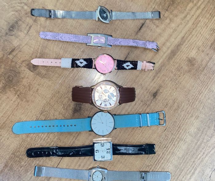 Lot de 18 montres (il faut changer les piles) - photo numéro 6