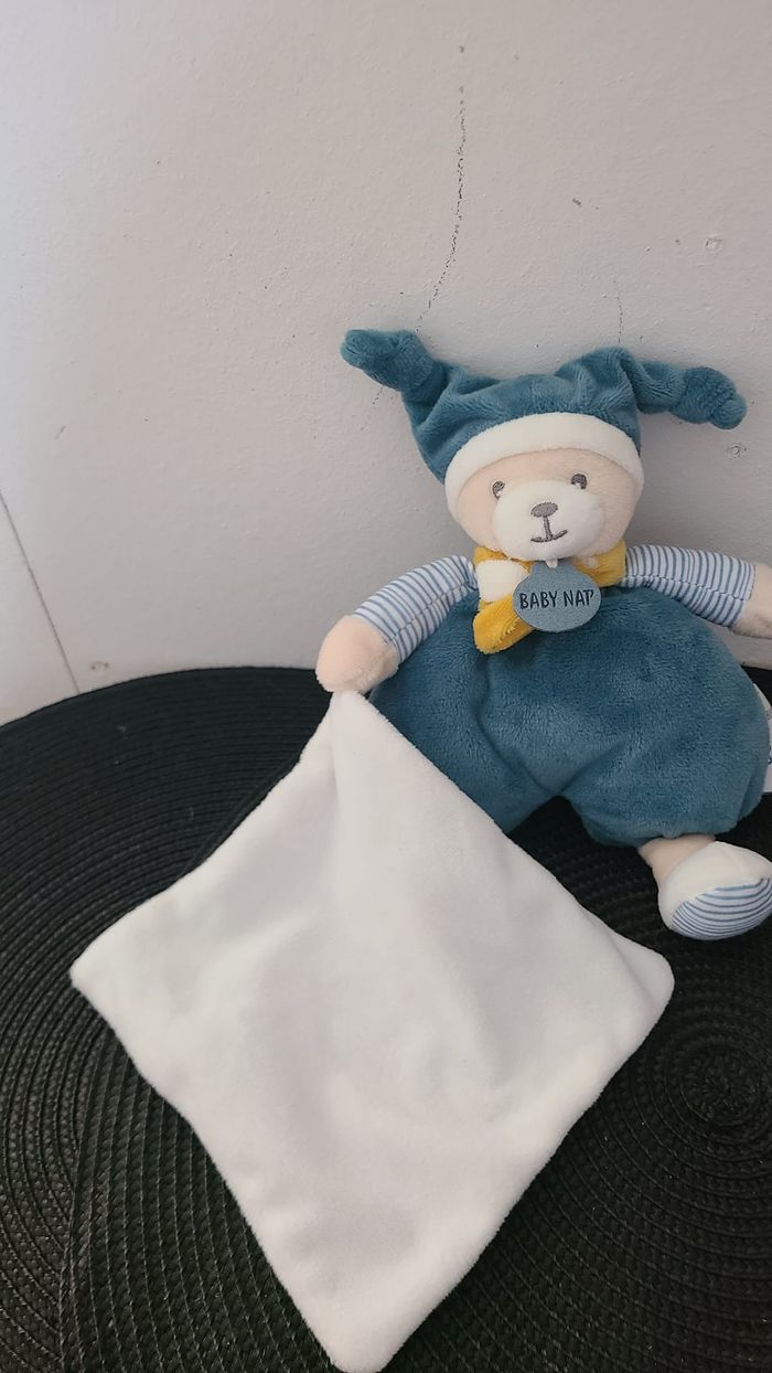 Doudou mouchoir ours BABY NAT Polochon bleu blanc - photo numéro 2