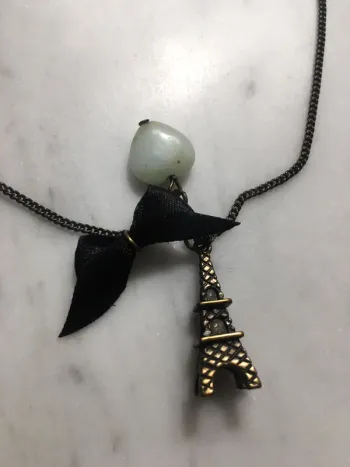 Collier pendentif Tour Eiffel