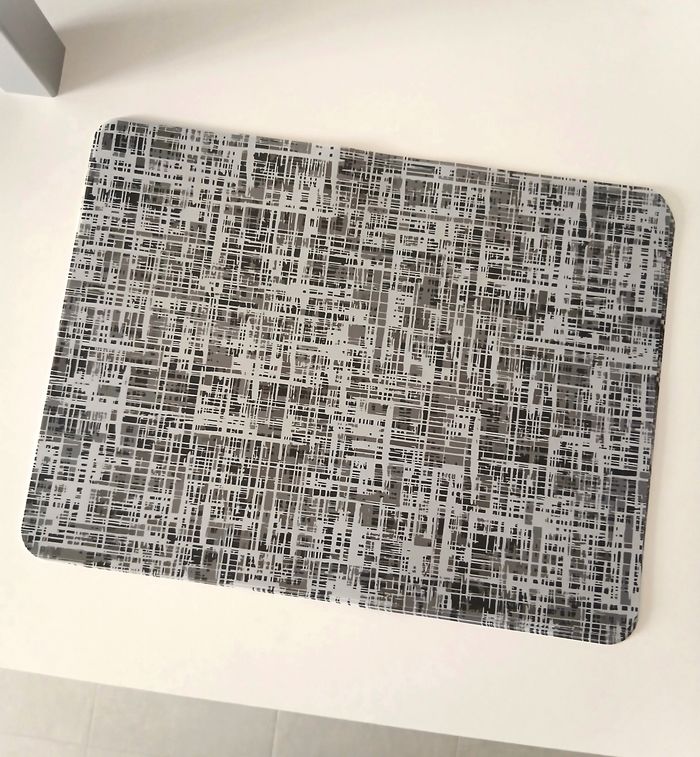 Lot de 6 sets de table à motifs graphiques, neufs - photo numéro 3