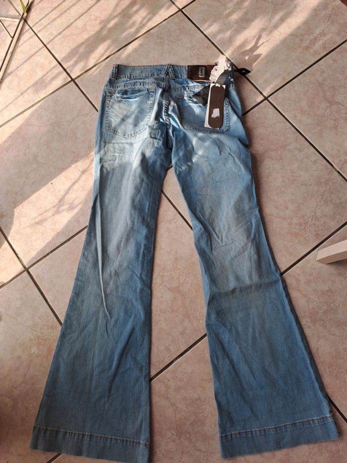 Jean femme jambes évasées - photo numéro 7