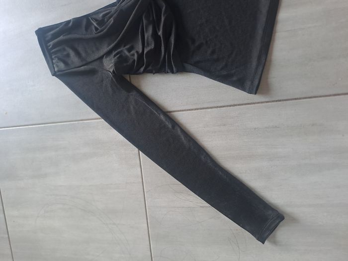 Top Asymétrique noir Neuf H&M Taille M - photo numéro 2