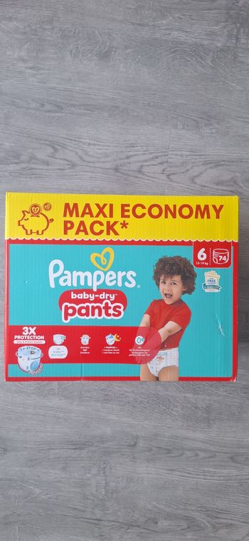 Paquet de couches pampers taille 6 pants neuf 