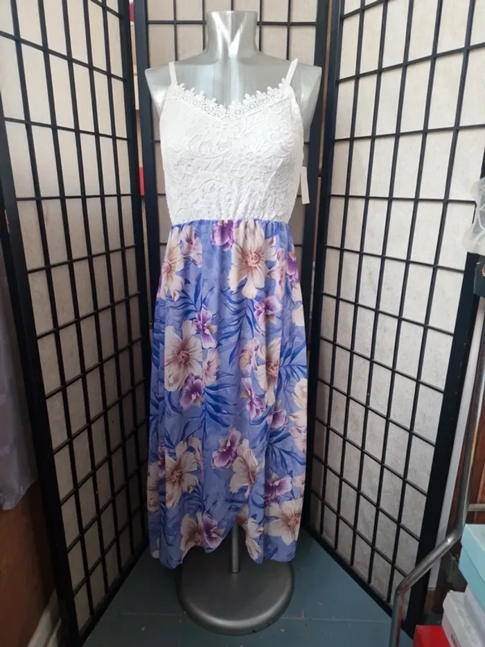 Robe voile et dentelle