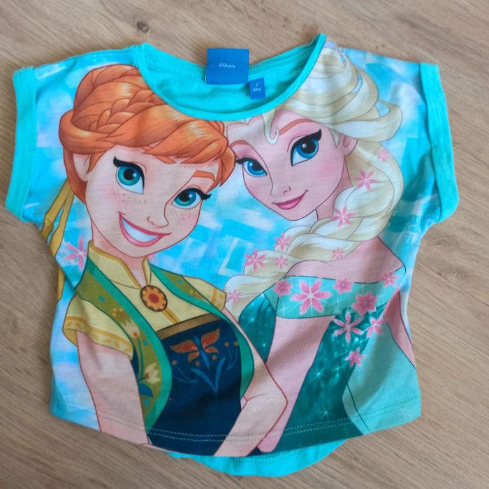 Tee shirt court