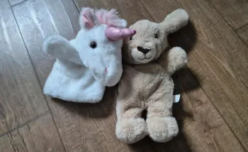 Marionnette peluche licorne lapin