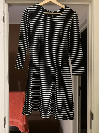 Robe à ligne noir & blanc évasée