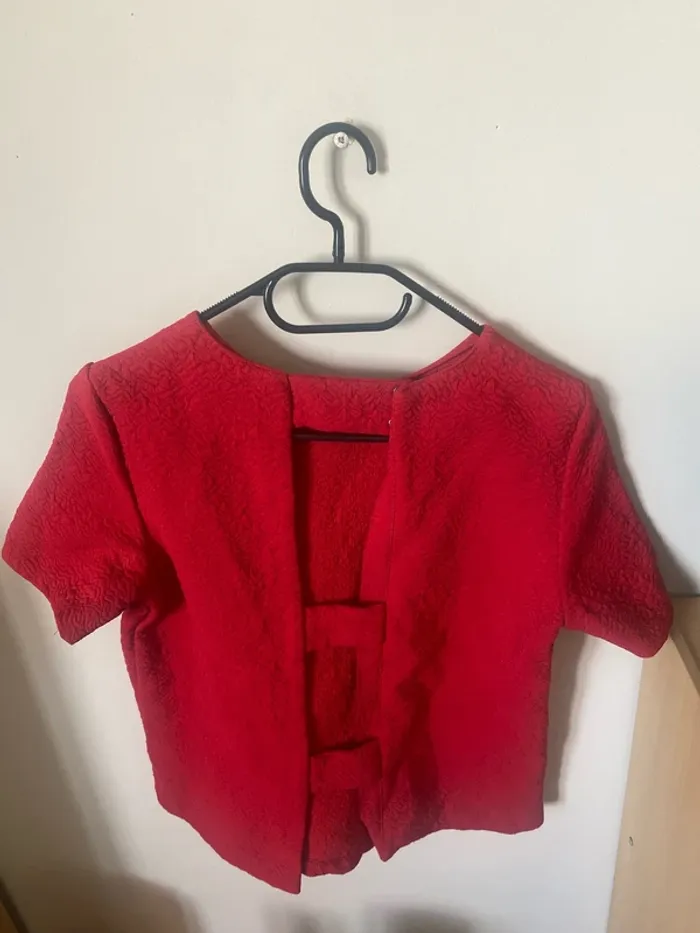 T shirt rouge dos nu - photo numéro 2